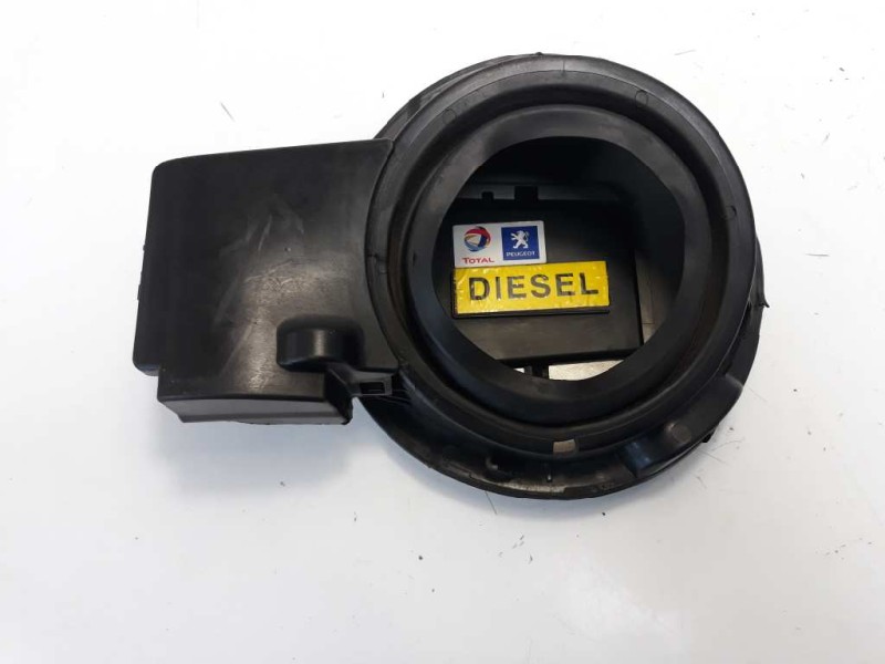 Recambio de tapa exterior combustible para peugeot 308 sw urban referencia OEM IAM 9681632680 9681632777 
