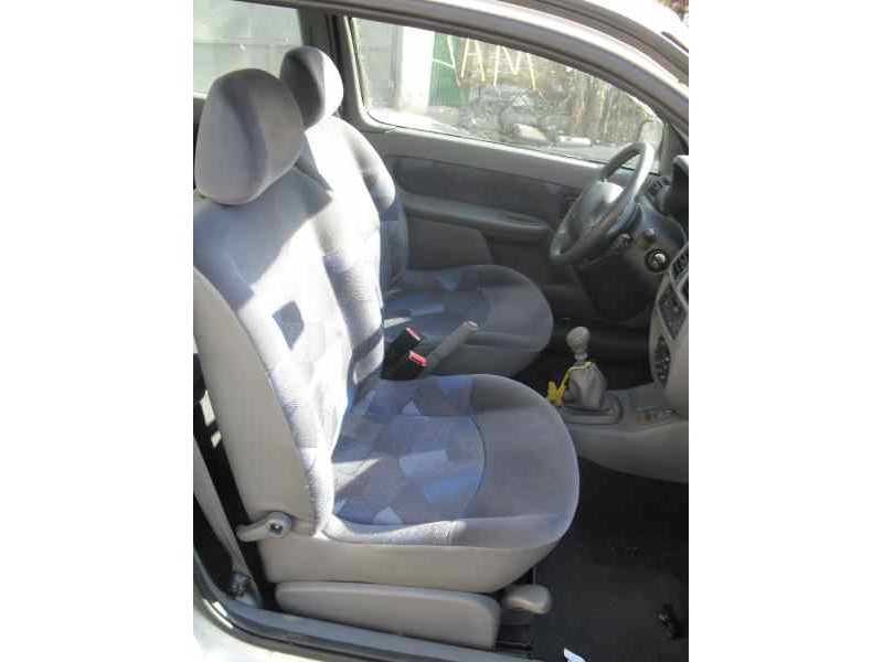 renault clio ii fase i (b/cbo) del año 2000