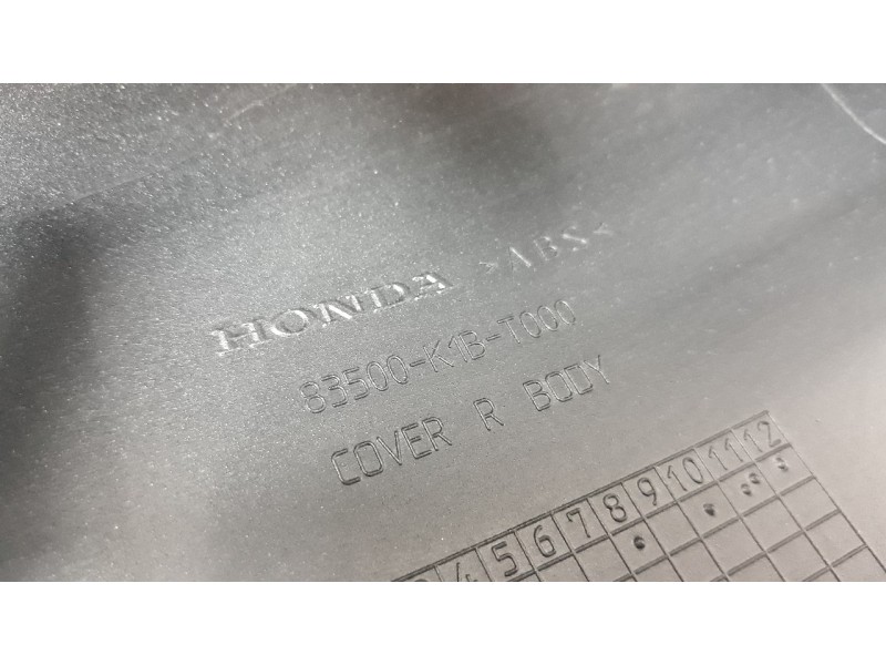 Recambio de moldura para honda forza 125 forza 125 referencia OEM IAM 83500K1BT000  