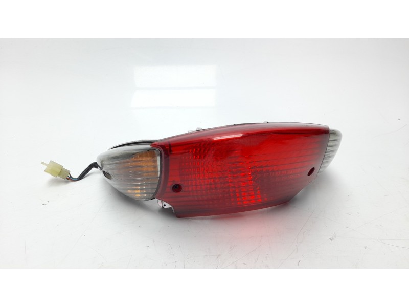 Recambio de piloto trasero central para honda cbf 600 f cbf600na referencia OEM IAM 304761301  