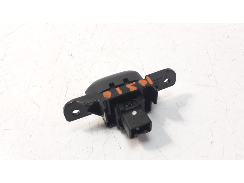 Recambio de warning para nissan pulsar (c13) 1.2 16v cat referencia OEM IAM 682UU3ZL0A  