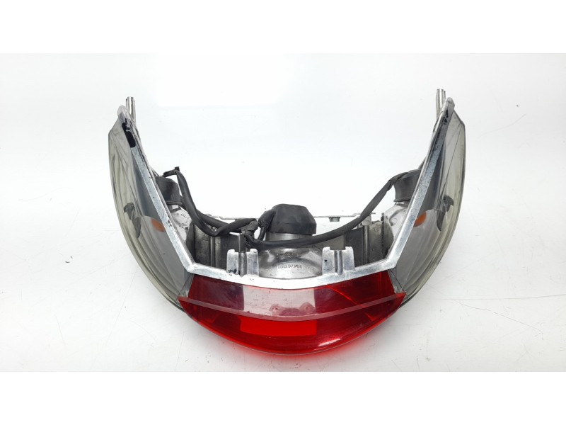Recambio de piloto trasero central para honda cbf 600 f cbf600na referencia OEM IAM 304761301  