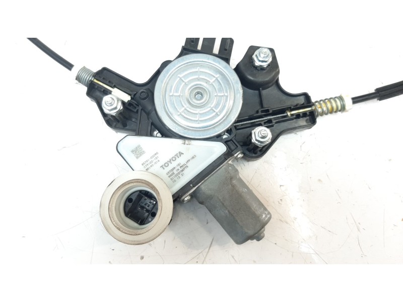 Recambio de elevalunas delantero izquierdo para toyota corolla (e21) referencia OEM IAM 6982002804  