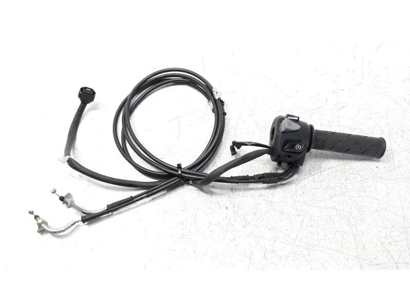 Recambio de piña luces derecha para honda forza 125 forza 125 referencia OEM IAM 35160K40F61  