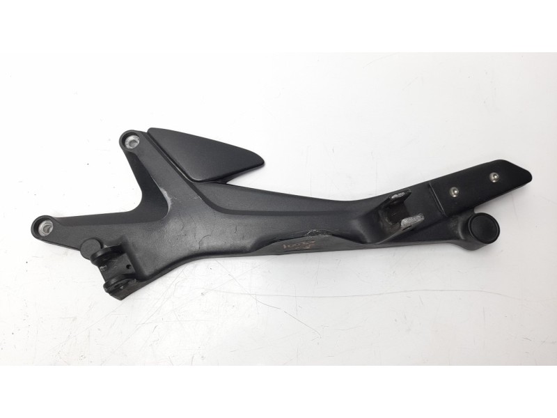 Recambio de estribo para honda cbf 600 f cbf600na referencia OEM IAM 50750MERD010  