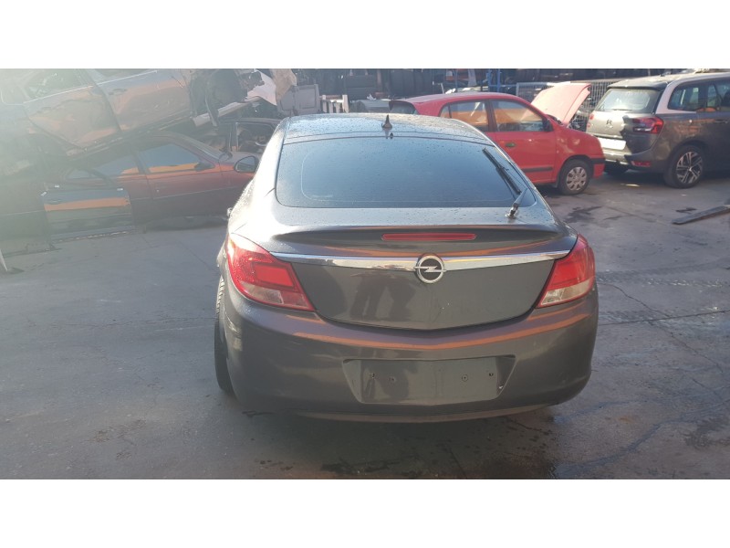 opel insignia berlina del año 2011