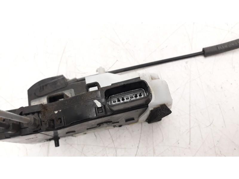 Recambio de cerradura puerta trasera derecha para hyundai ix35 1.7 crdi cat referencia OEM IAM 814202Y010  