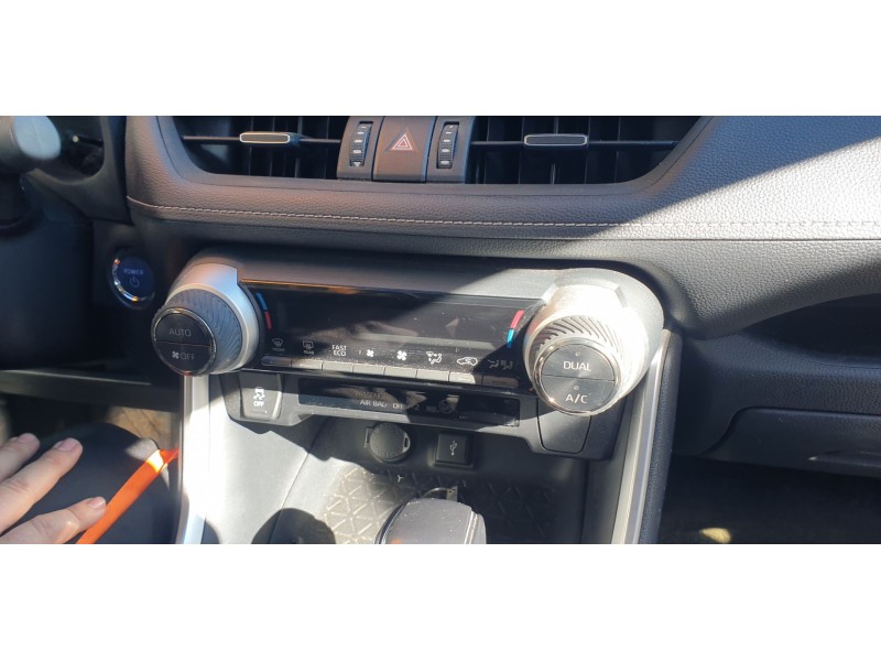 Recambio de mando climatizador para toyota rav4 hybrid 4x2 advance referencia OEM IAM 5590042610  