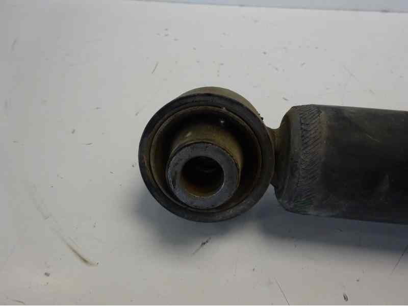 Recambio de amortiguador trasero izquierdo para kia sportage drive 2wd referencia OEM IAM 55300F1000  