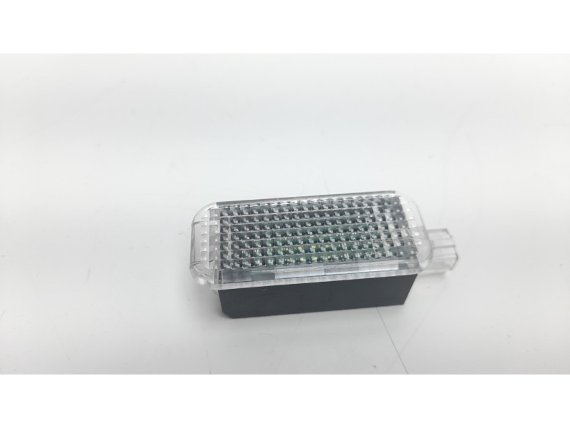 Recambio de luz interior para audi a4 ber. (b8) básico referencia OEM IAM 4E0947415  