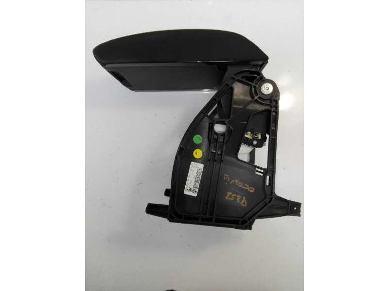Recambio de apoyabrazos central para skoda octavia combi (5e5) ambition referencia OEM IAM 5E0964207  