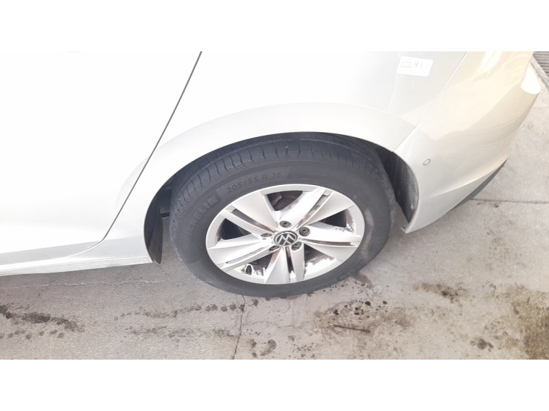 Recambio de paso rueda trasero izquierdo para volkswagen golf viii lim. (cd1) life referencia OEM IAM 5H0810971B  