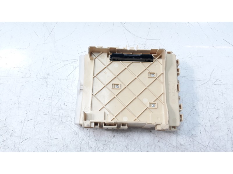Recambio de caja reles / fusibles para lexus nx 2.5 16v cat (híbrido) referencia OEM IAM 8273078010  