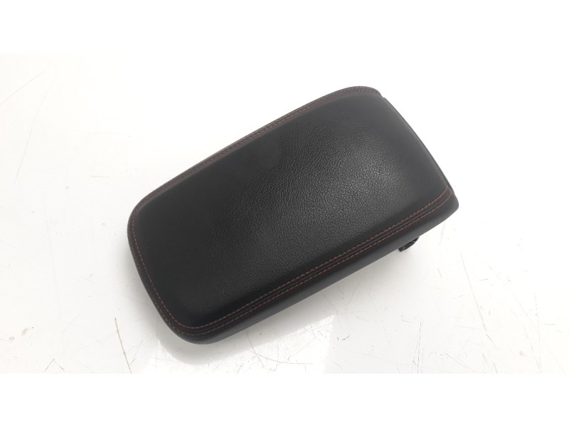 Recambio de apoyabrazos central para mercedes-benz clase a (w176) 2.1 cdi cat referencia OEM IAM A1766800900  