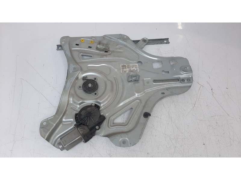 Recambio de elevalunas delantero derecho para hyundai ix35 1.7 crdi cat referencia OEM IAM 824022Y000 106404318 