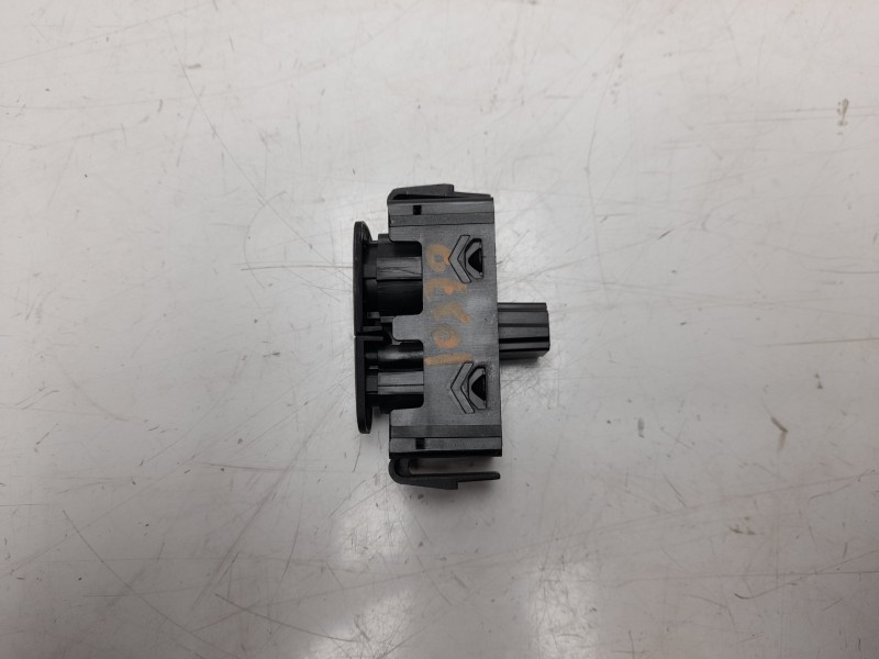 Recambio de warning para dacia sandero 1.5 dci diesel fap cat referencia OEM IAM E3160101  