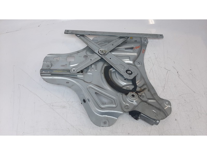 Recambio de elevalunas delantero derecho para hyundai ix35 1.7 crdi cat referencia OEM IAM 824022Y000 106404318 