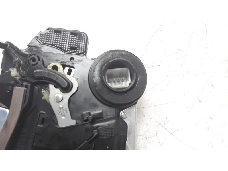 Recambio de cerradura puerta trasera derecha para lexus nx 2.5 16v cat (híbrido) referencia OEM IAM 6905012410  
