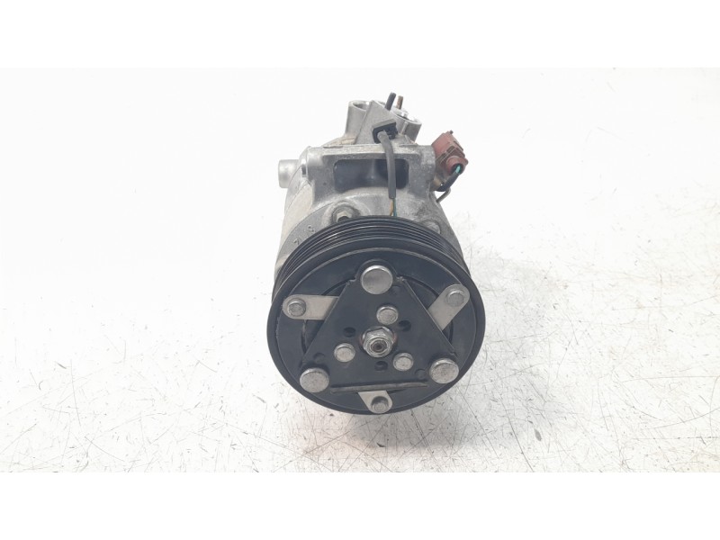 Recambio de compresor aire acondicionado para volkswagen polo advance referencia OEM IAM 3Q0816803E 320197 CAF260137