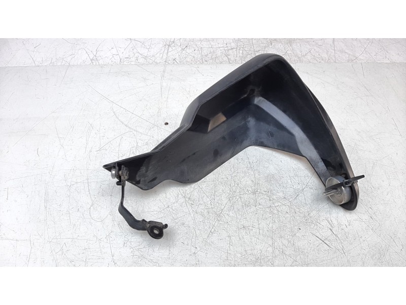 Recambio de moldura para triumph tiger 800 tiger 800 xca referencia OEM IAM T2308505  