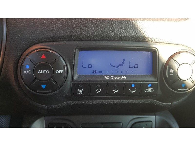 Recambio de mando climatizador para hyundai ix35 1.7 crdi cat referencia OEM IAM 972502Y301  
