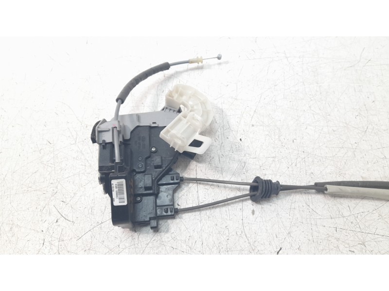 Recambio de cerradura puerta trasera derecha para hyundai ioniq referencia OEM IAM 81420G2000  