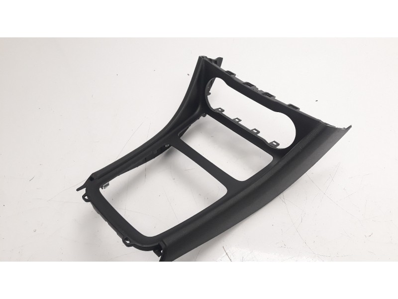 Recambio de moldura para mercedes-benz clase a (w176) 2.1 cdi cat referencia OEM IAM A17668097009H68  