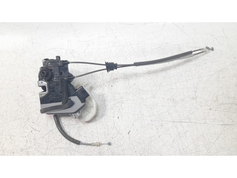 Recambio de cerradura puerta trasera derecha para hyundai ioniq referencia OEM IAM 81420G2000  