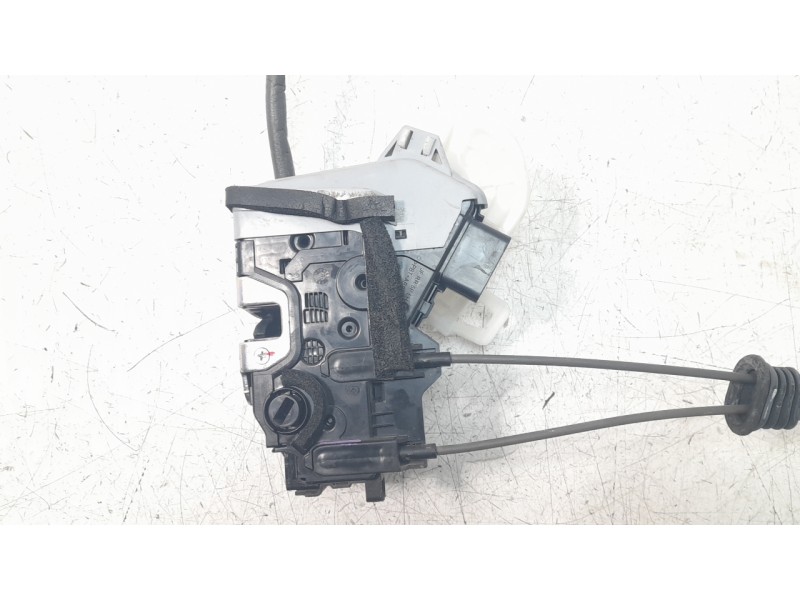 Recambio de cerradura puerta trasera izquierda para hyundai ioniq referencia OEM IAM 81410G2000  