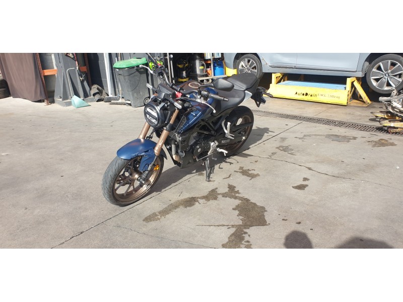 honda cb125 r del año 2022