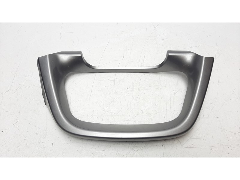 Recambio de moldura para toyota rav 4 2.0 d-4d cat referencia OEM IAM 5540442130  