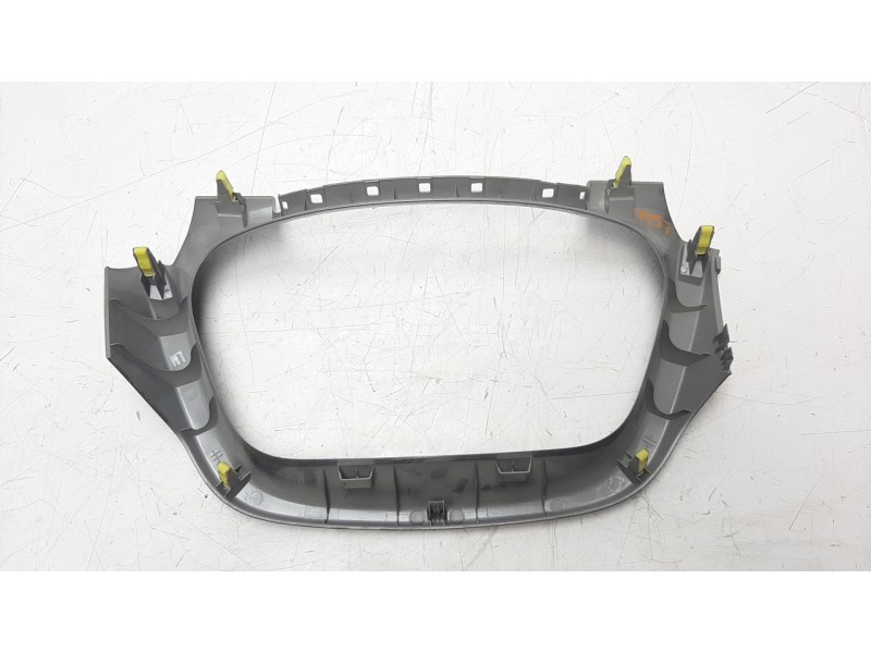 Recambio de moldura para toyota rav 4 2.0 d-4d cat referencia OEM IAM 5540442130  