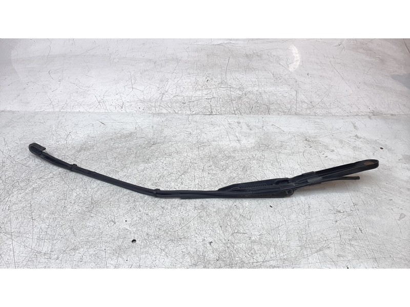 Recambio de brazo limpia delantero derecho para renault master ii phase 2 bus mini - bus 9 - plazas l1h1 referencia OEM IAM 8000