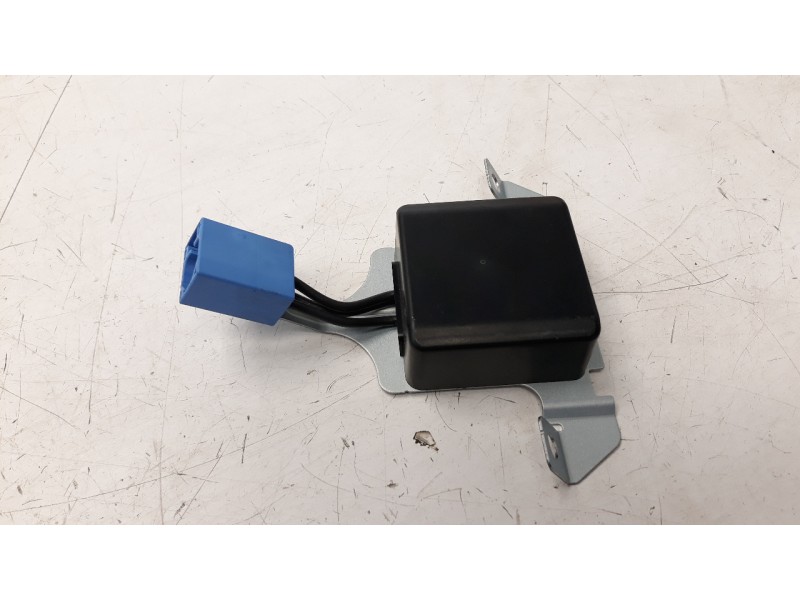 Recambio de modulo electronico para mazda 3 berlina (bp) referencia OEM IAM BDMD66T30  
