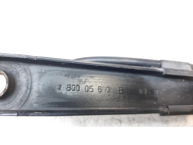 Recambio de brazo limpia delantero derecho para renault master ii phase 2 bus mini - bus 9 - plazas l1h1 referencia OEM IAM 8000