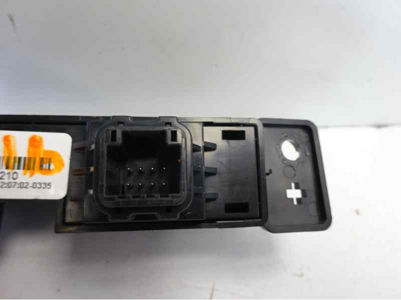 Recambio de pantalla multifuncion para kia sportage drive 2wd referencia OEM IAM 95960F1210  
