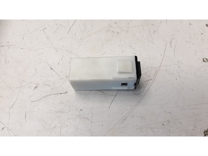 Recambio de modulo electronico para mazda 3 berlina (bp) referencia OEM IAM BDGF669U0A  