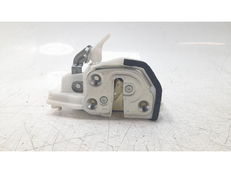 Recambio de cerradura puerta trasera izquierda para mazda cx-3 2.0 cat referencia OEM IAM D10E73310  