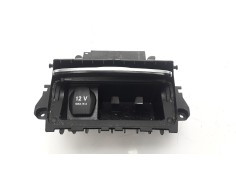 Recambio de cenicero para mercedes-benz clase a (w176) 2.1 cdi cat referencia OEM IAM A1766809700   2