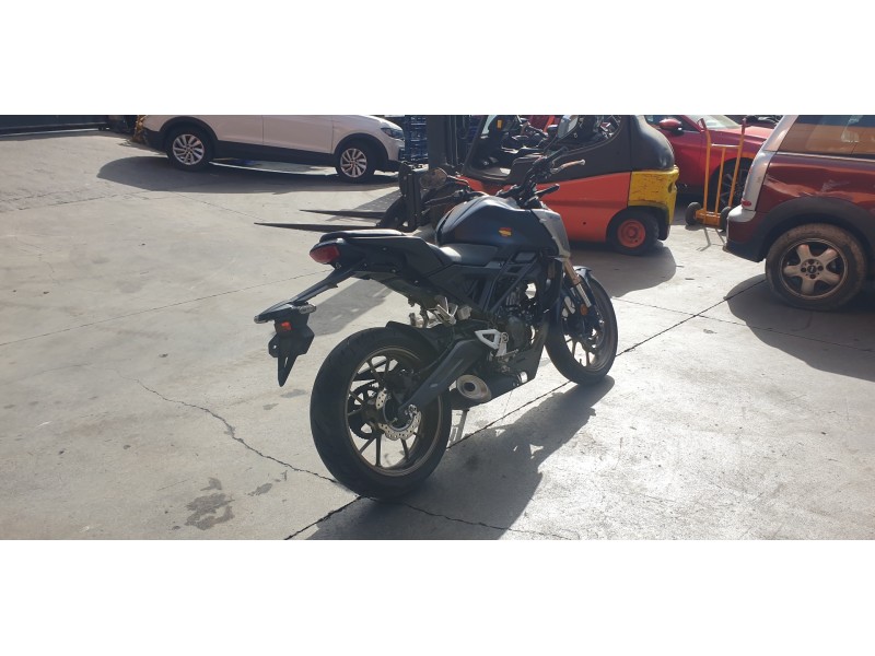 honda cb125 r del año 2022
