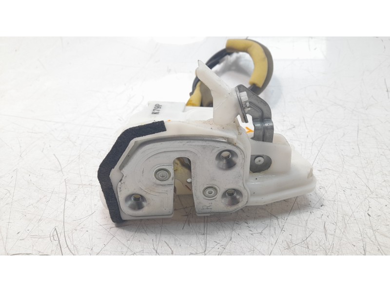 Recambio de cerradura puerta trasera derecha para mazda cx-3 2.0 cat referencia OEM IAM D10E72310  