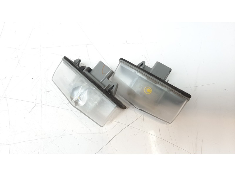 Recambio de piloto matricula para lexus nx 2.5 16v cat (híbrido) referencia OEM IAM 8120476010  