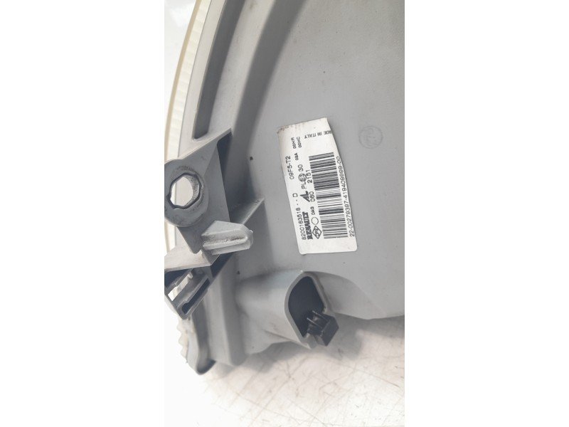 Recambio de faro derecho para renault master ii phase 2 bus mini - bus 9 - plazas l1h1 referencia OEM IAM 8200163518 10116351001