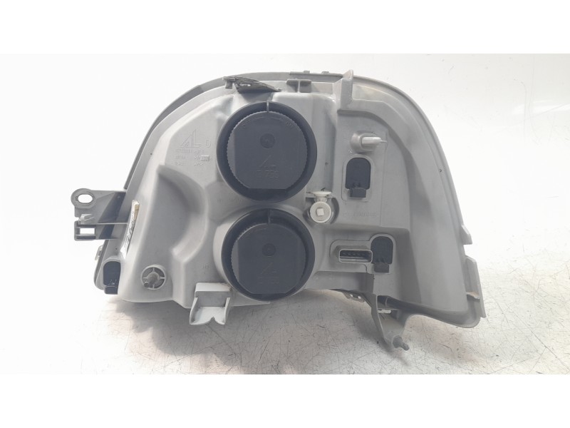 Recambio de faro derecho para renault master ii phase 2 bus mini - bus 9 - plazas l1h1 referencia OEM IAM 8200163518 10116351001