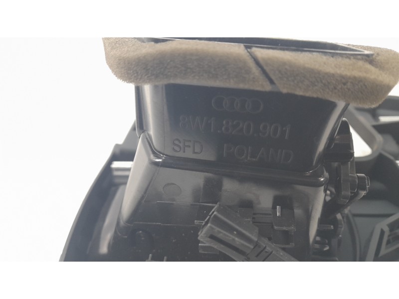 Recambio de aireador izquierdo para audi a4 berlina (8wc) 35 tdi s line referencia OEM IAM 8W1820901  