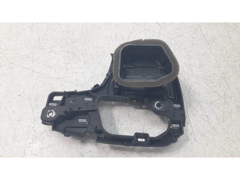 Recambio de aireador izquierdo para audi a4 berlina (8wc) 35 tdi s line referencia OEM IAM 8W1820901  