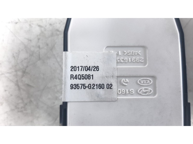 Recambio de mando elevalunas delantero derecho para hyundai ioniq referencia OEM IAM 93575G2160  
