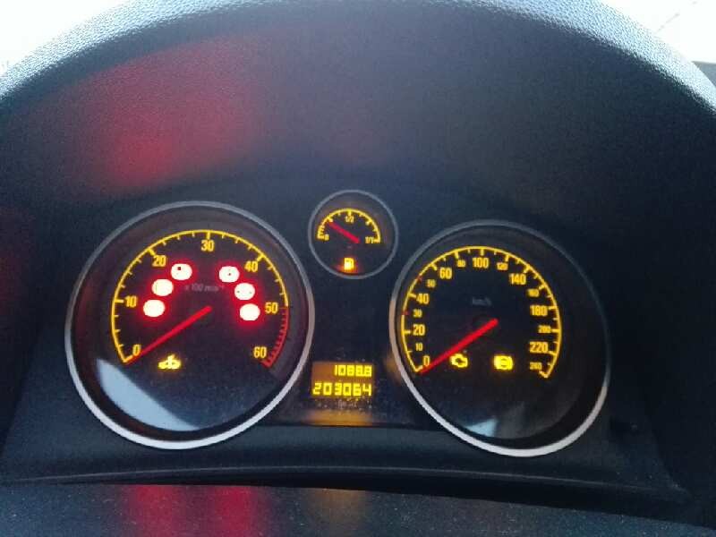 opel astra h berlina del año 2004