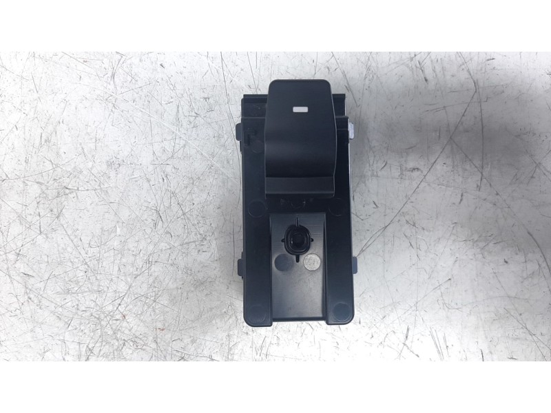 Recambio de mando elevalunas trasero derecho para hyundai ioniq referencia OEM IAM 93580G2510  