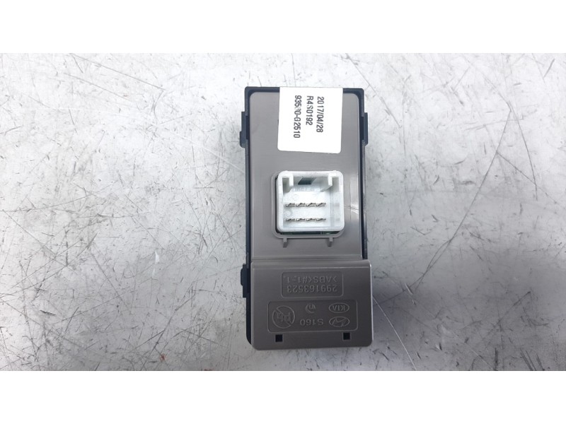 Recambio de mando elevalunas trasero derecho para hyundai ioniq referencia OEM IAM 93580G2510  
